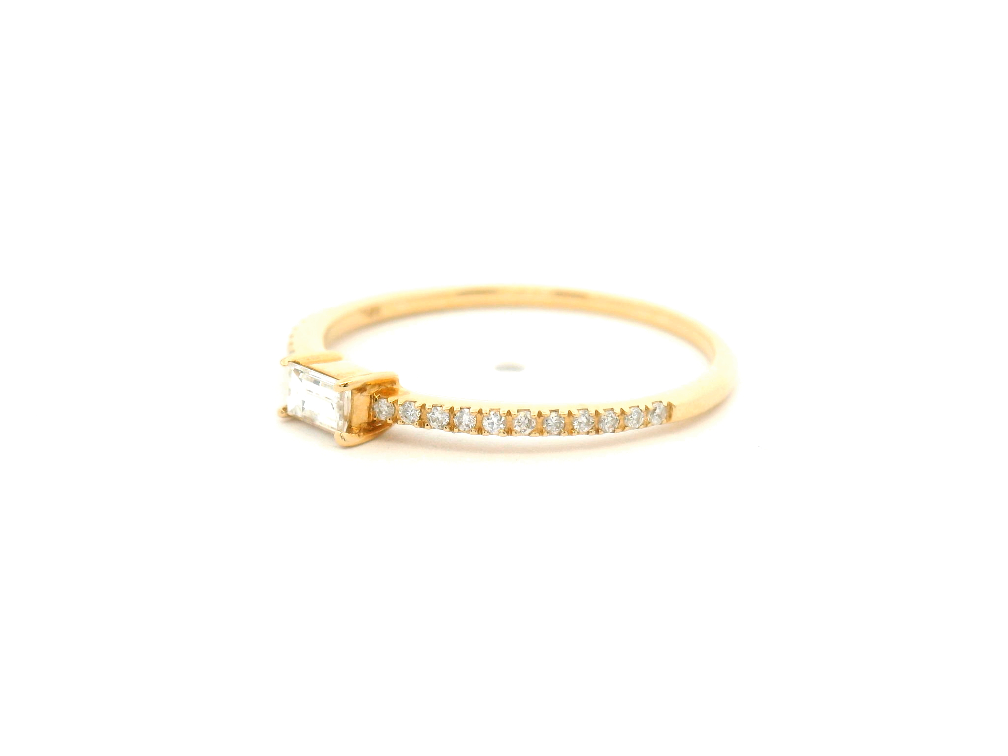 Baguette Center Diamond Band