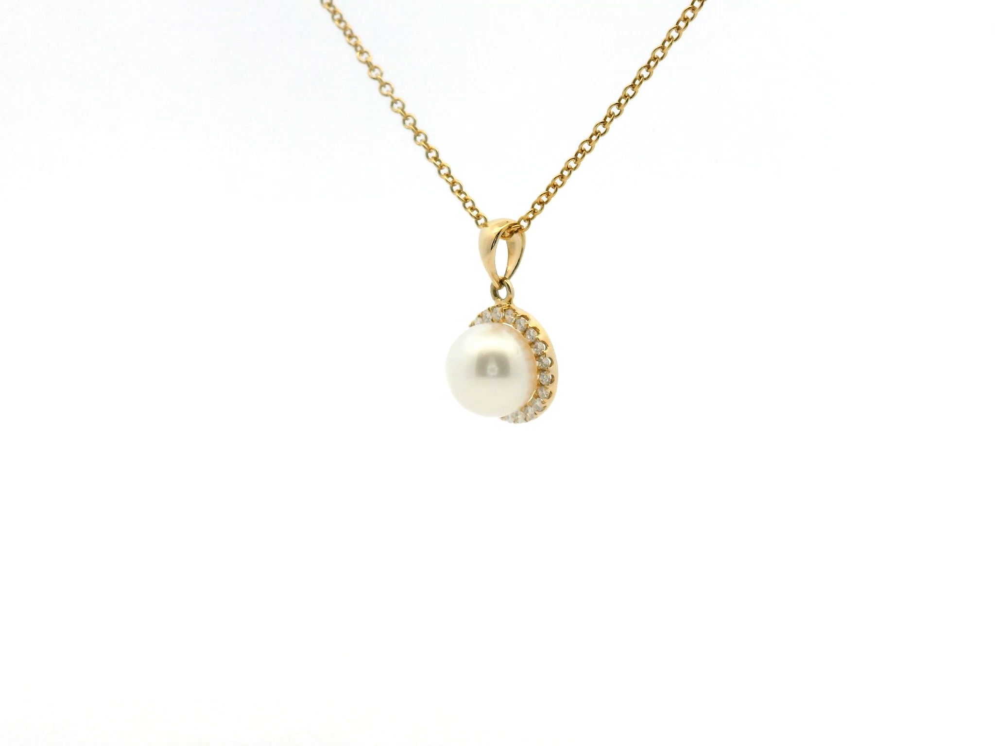Pearl Diamond Halo Pendant