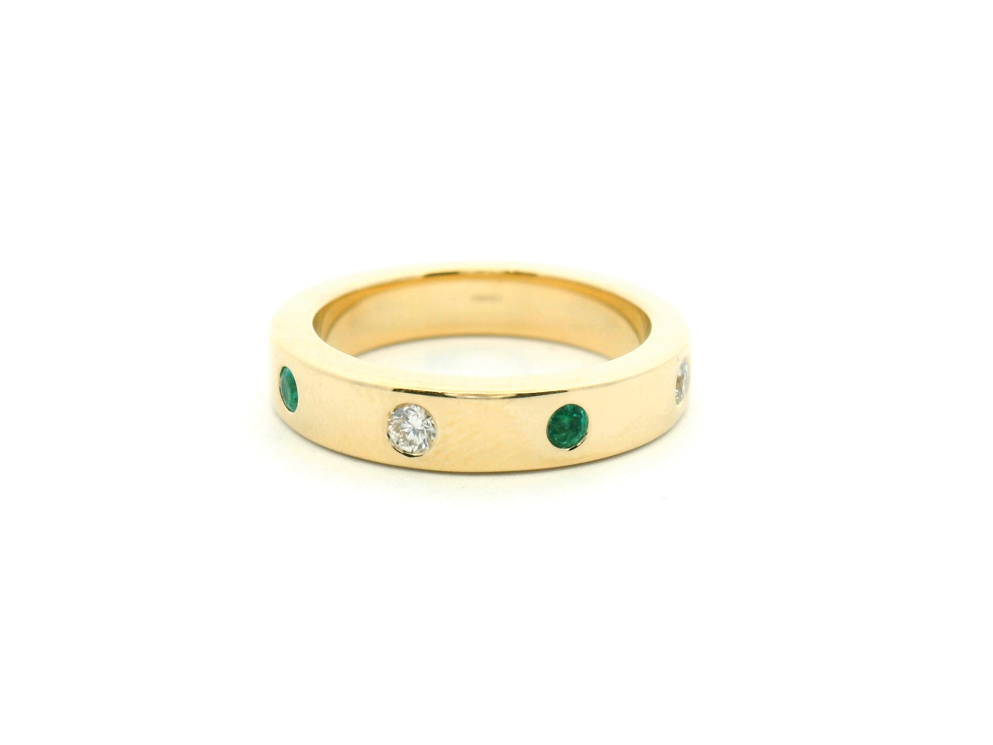 Flush Set Emerald & Diamond Band