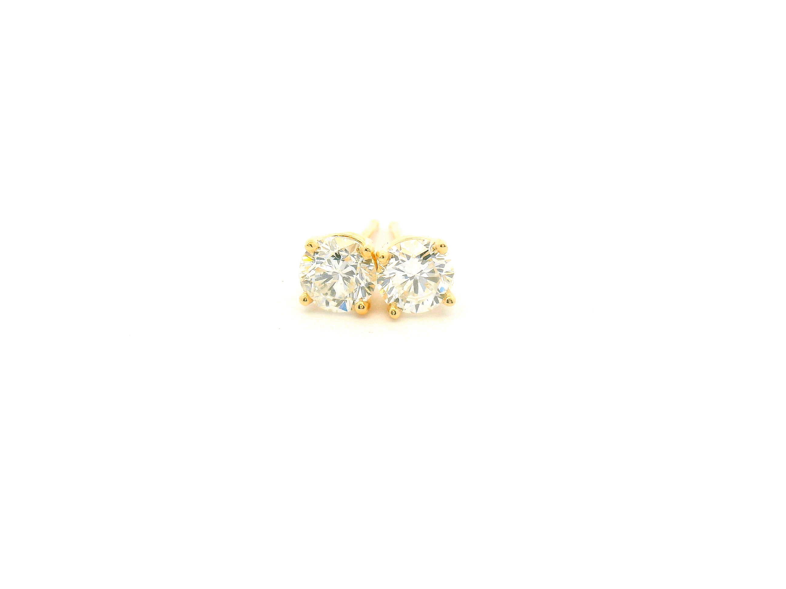 Round Diamond Stud Earrings