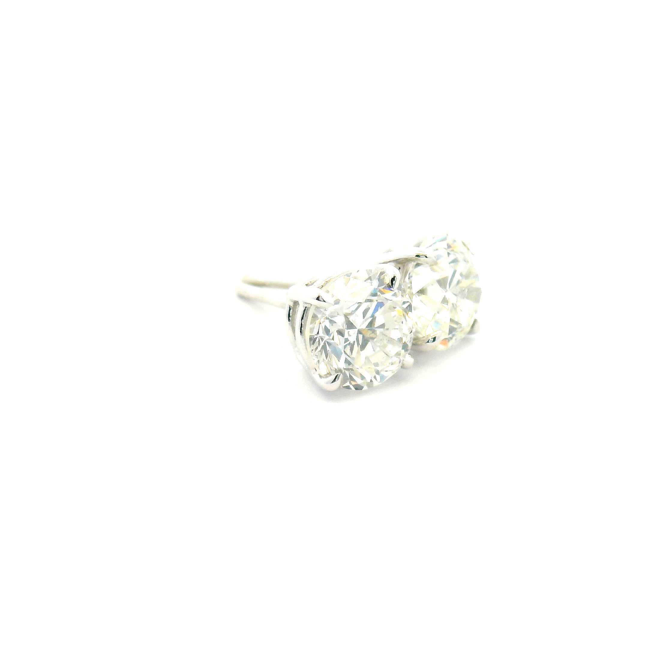 Round Diamond Stud Earrings