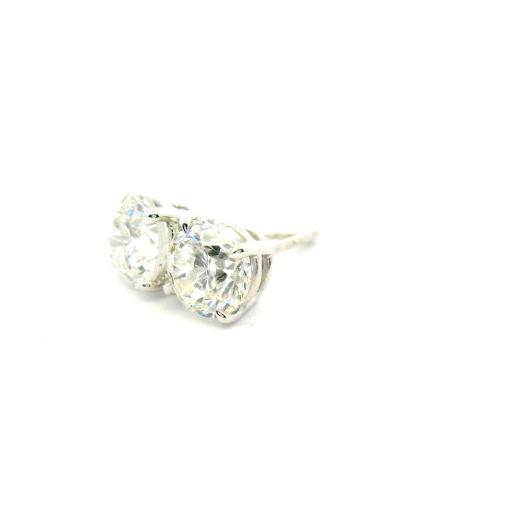 Round Diamond Stud Earrings