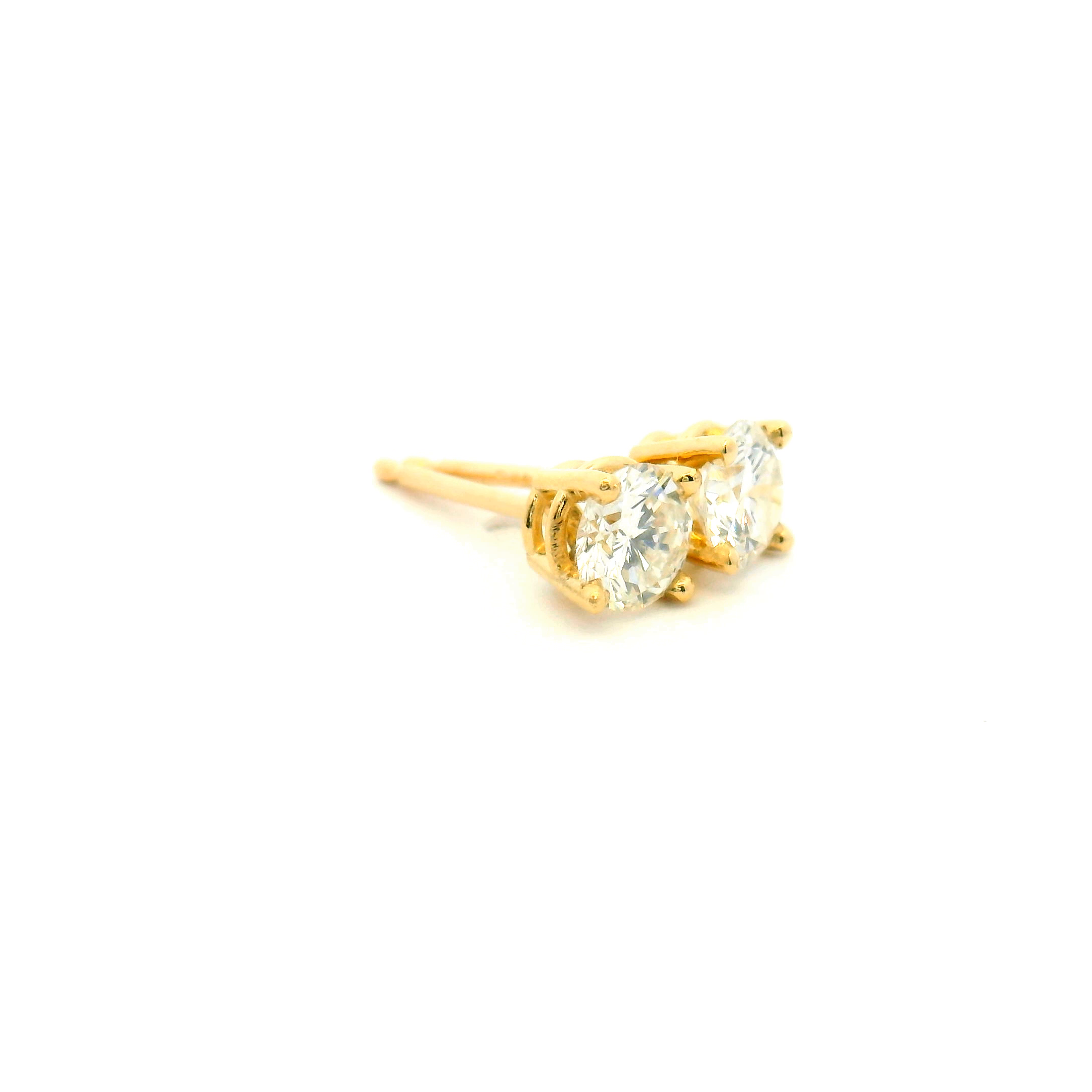 Round Diamond Stud Earrings