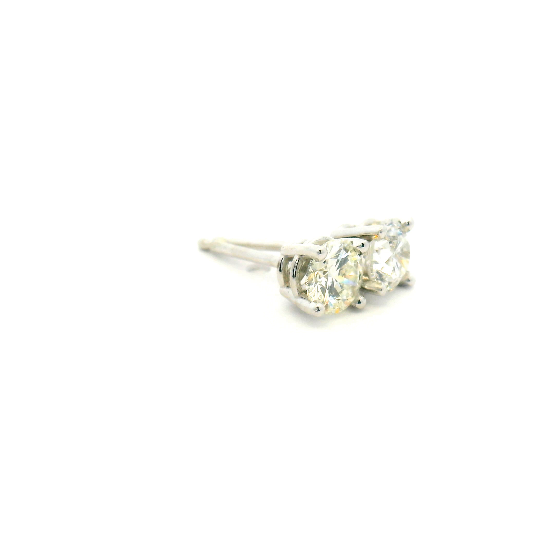 Round Diamond Stud Earrings