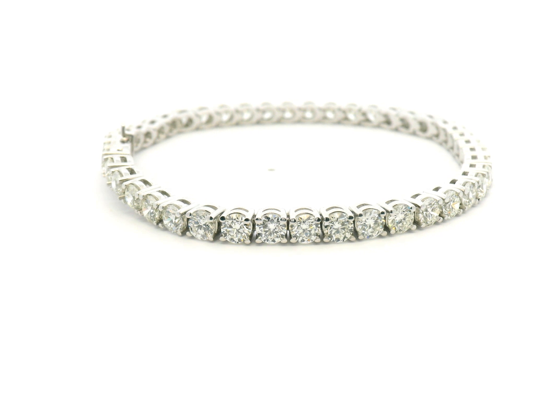 Round Diamond Straight-Line Tennis Bracelet