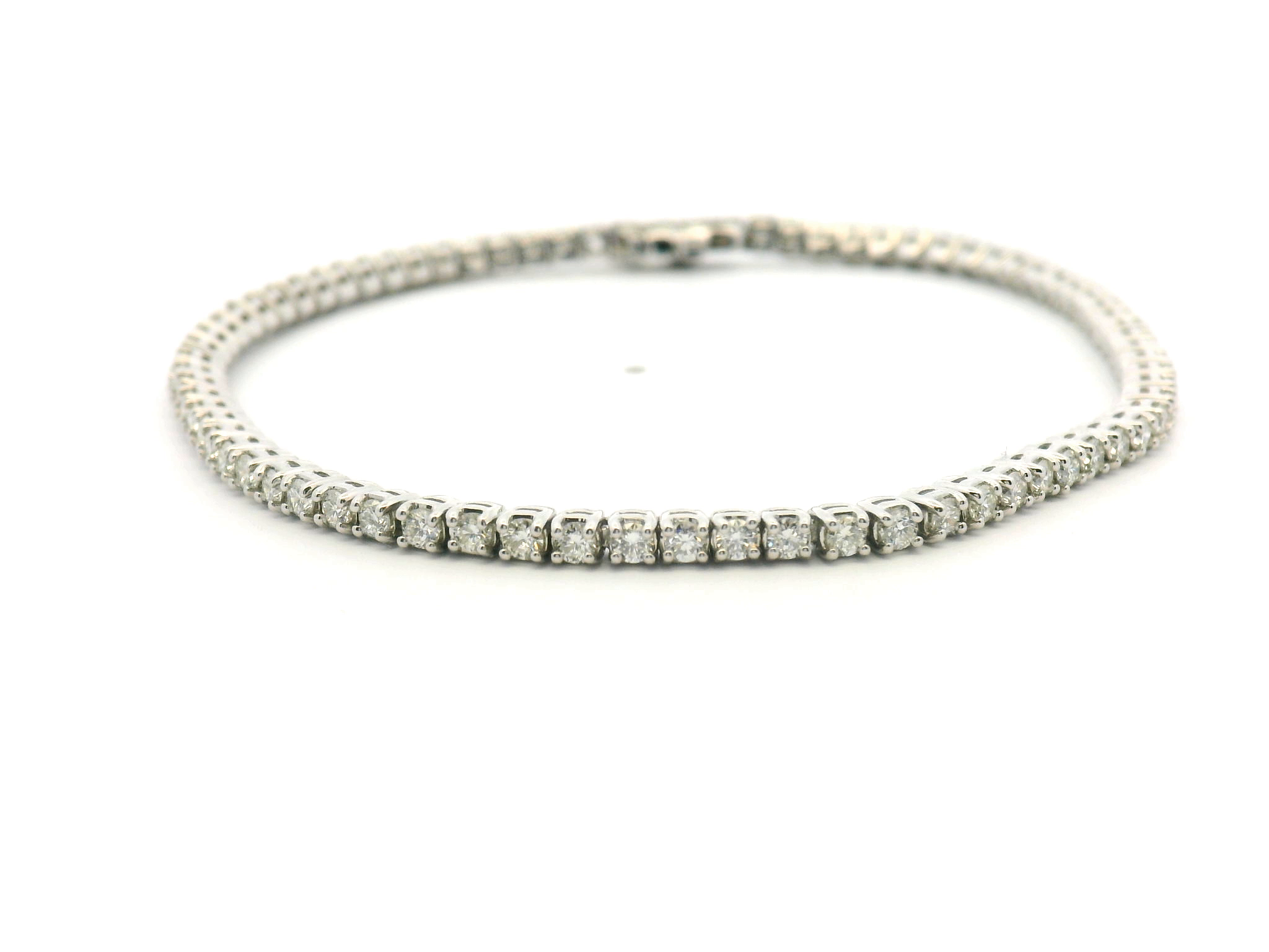Round Diamond Straight-Line Tennis Bracelet