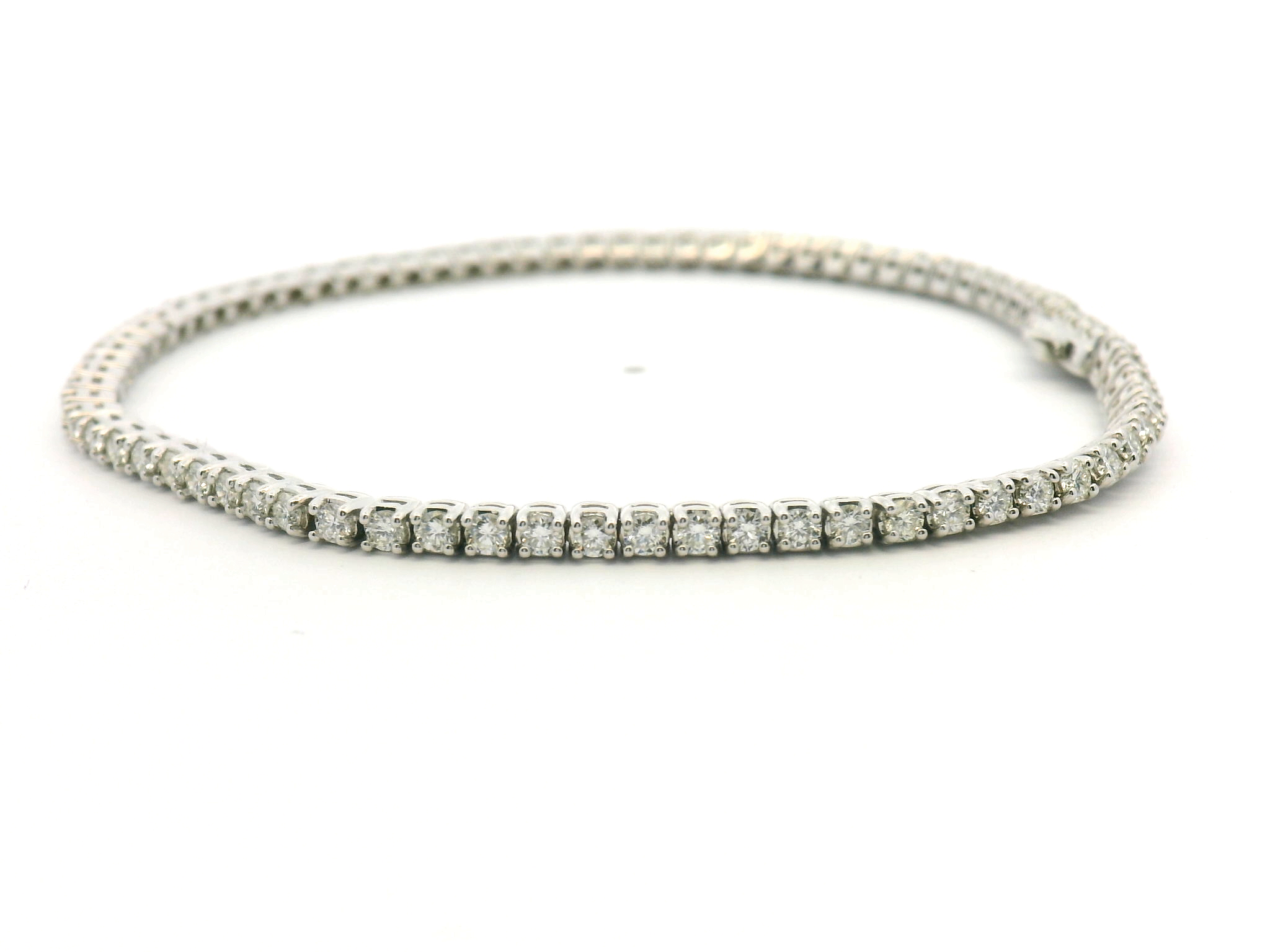 Round Diamond Straight-Line Tennis Bracelet