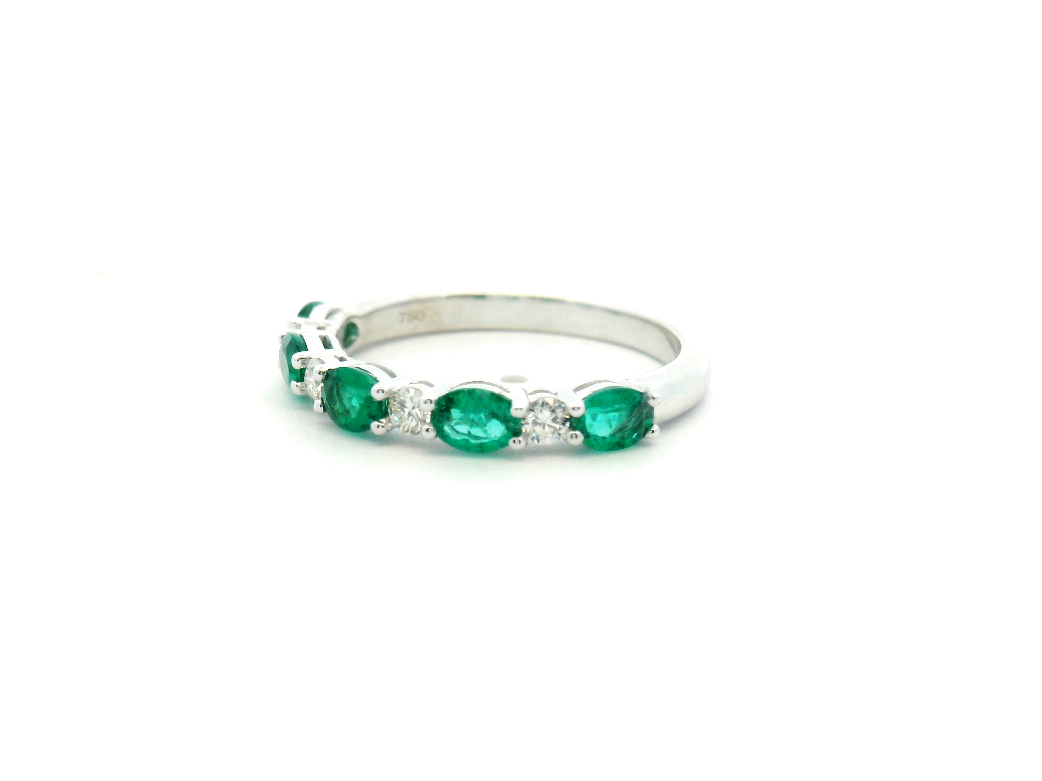 Oval Emerald & Diamond Alternating Band