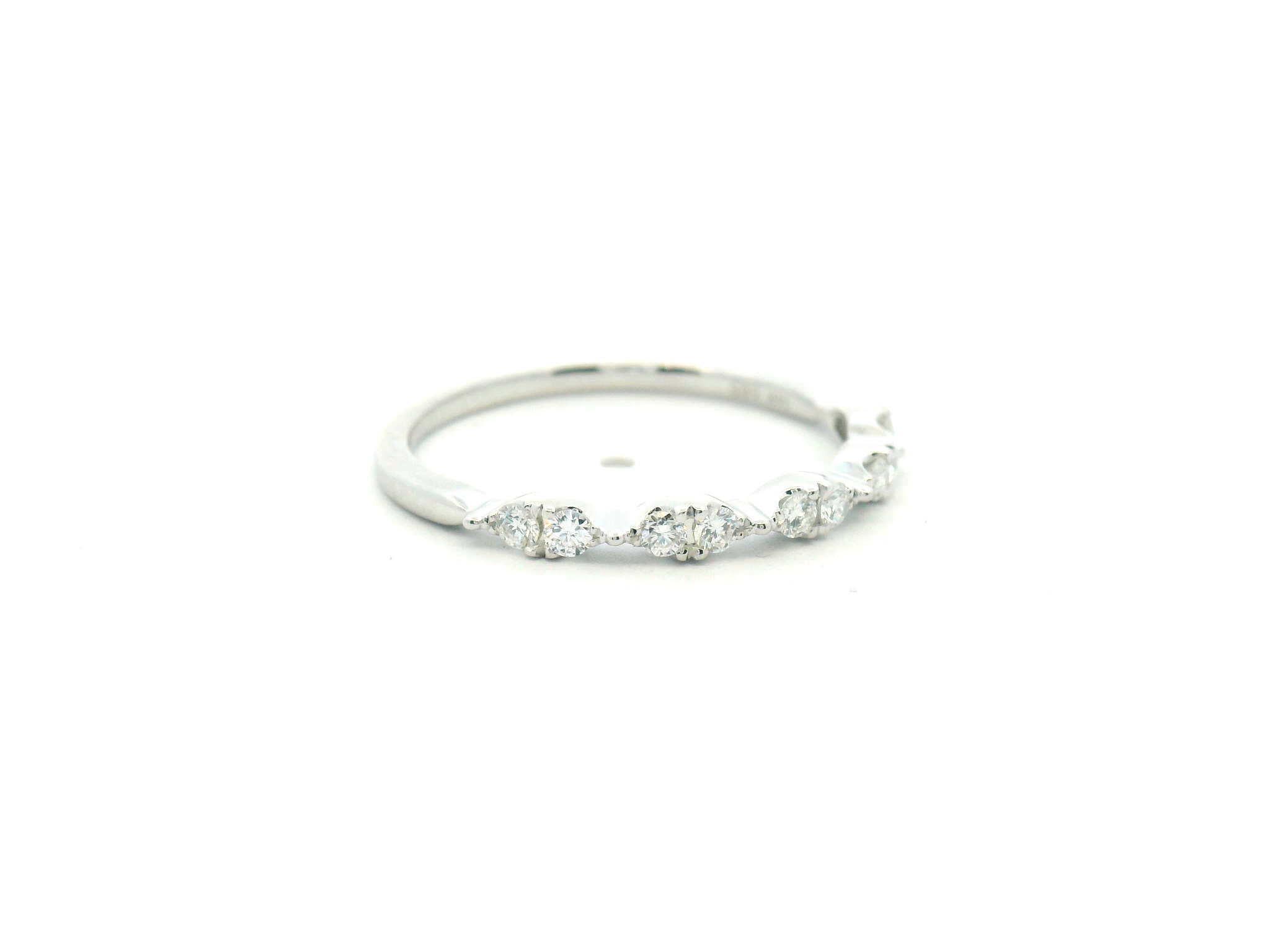 Marquise Motif Diamond Wedding Band with Round Brilliant Diamonds