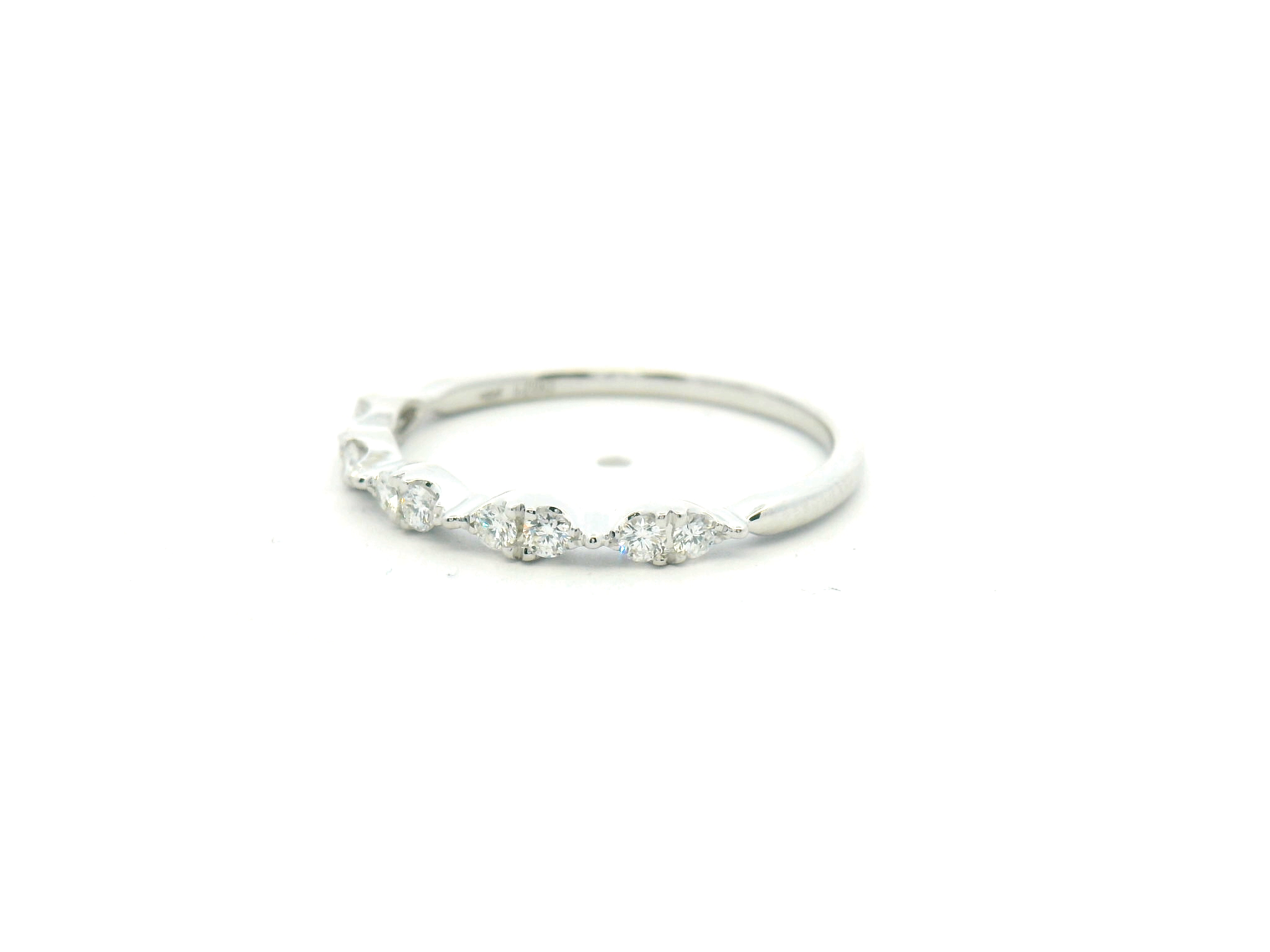 Marquise Motif Diamond Wedding Band with Round Brilliant Diamonds