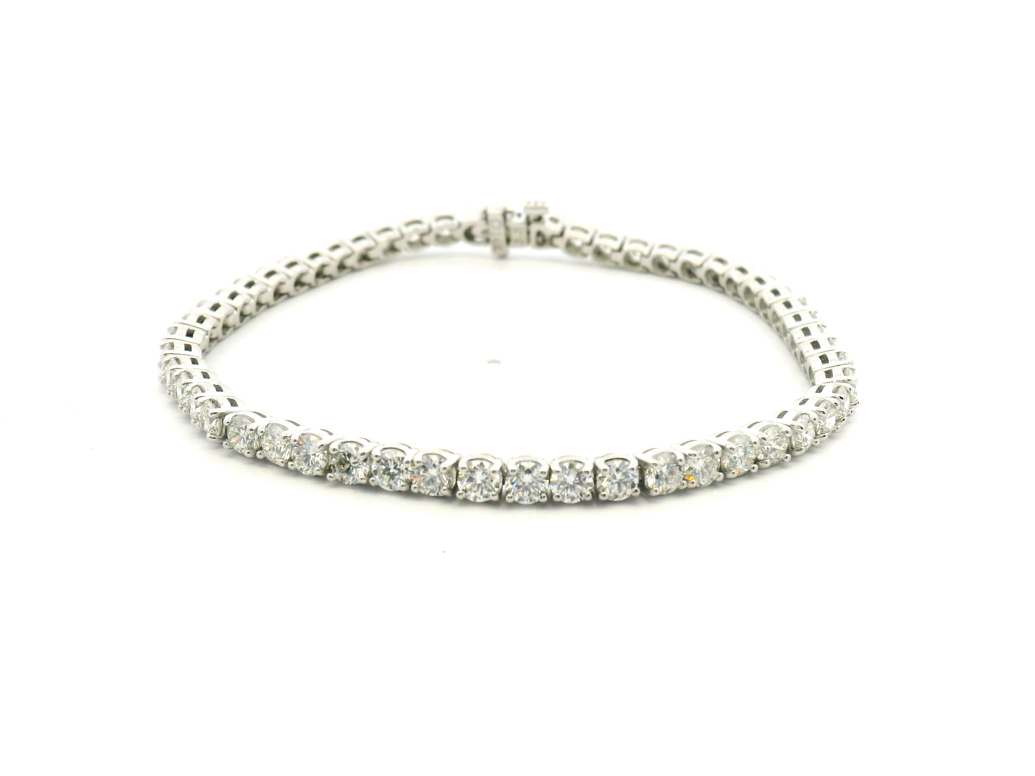 Round Diamond Straight-Line Tennis Bracelet