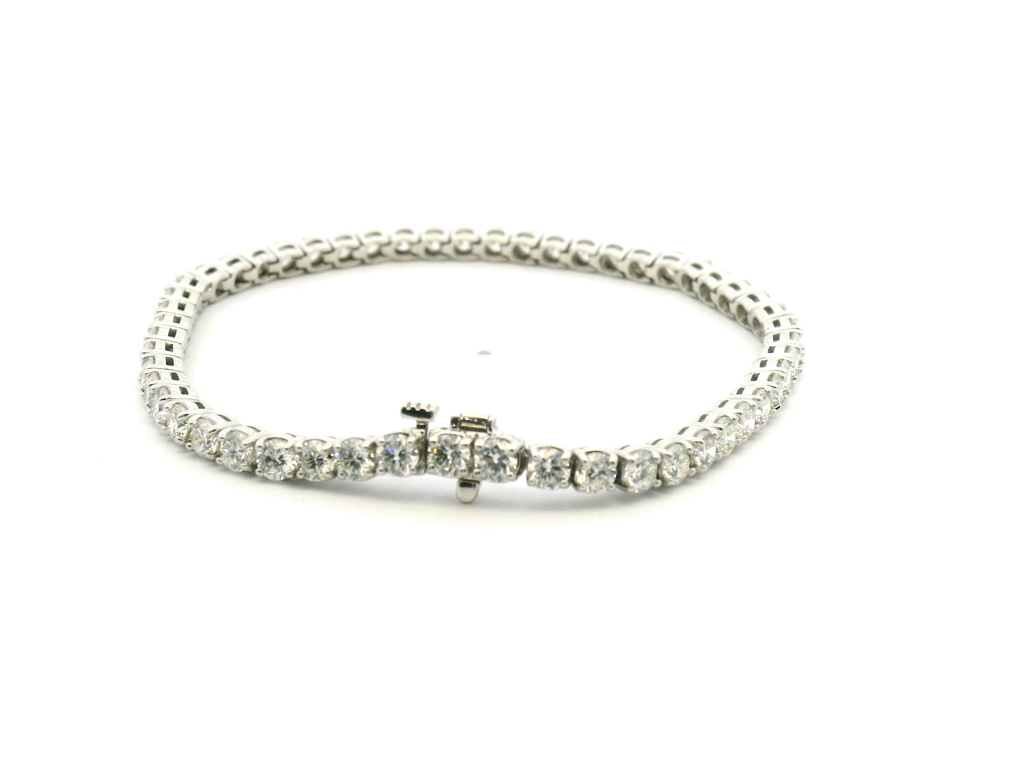 Round Diamond Straight-Line Tennis Bracelet