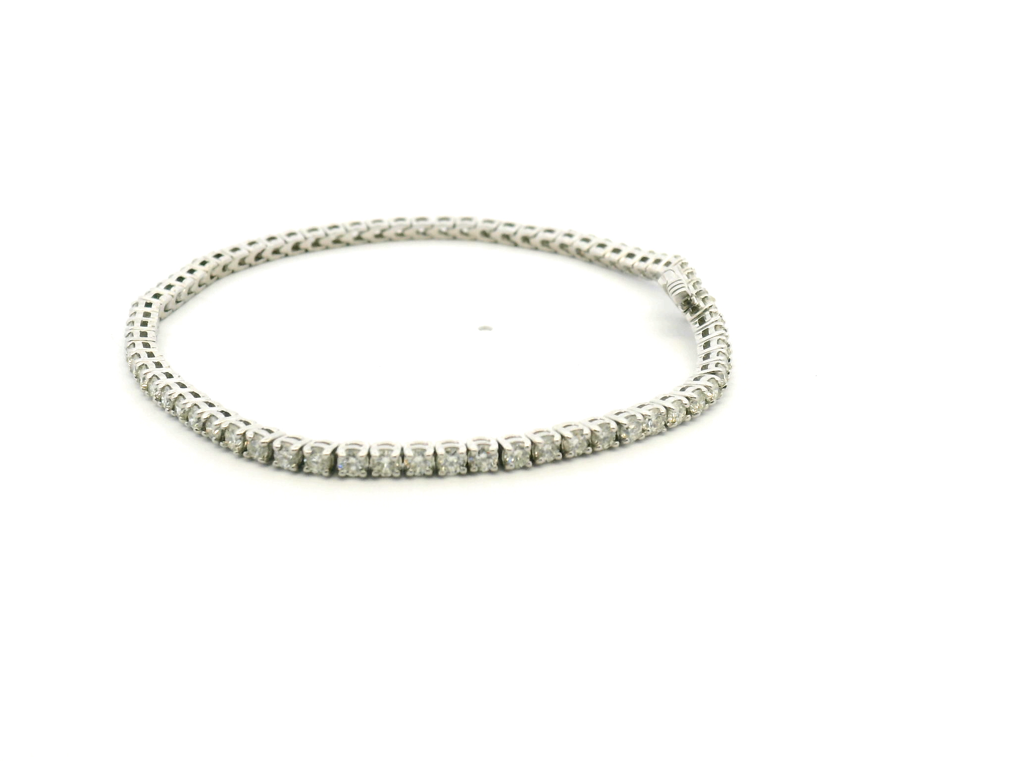 Round Diamond Straight-Line Tennis Bracelet