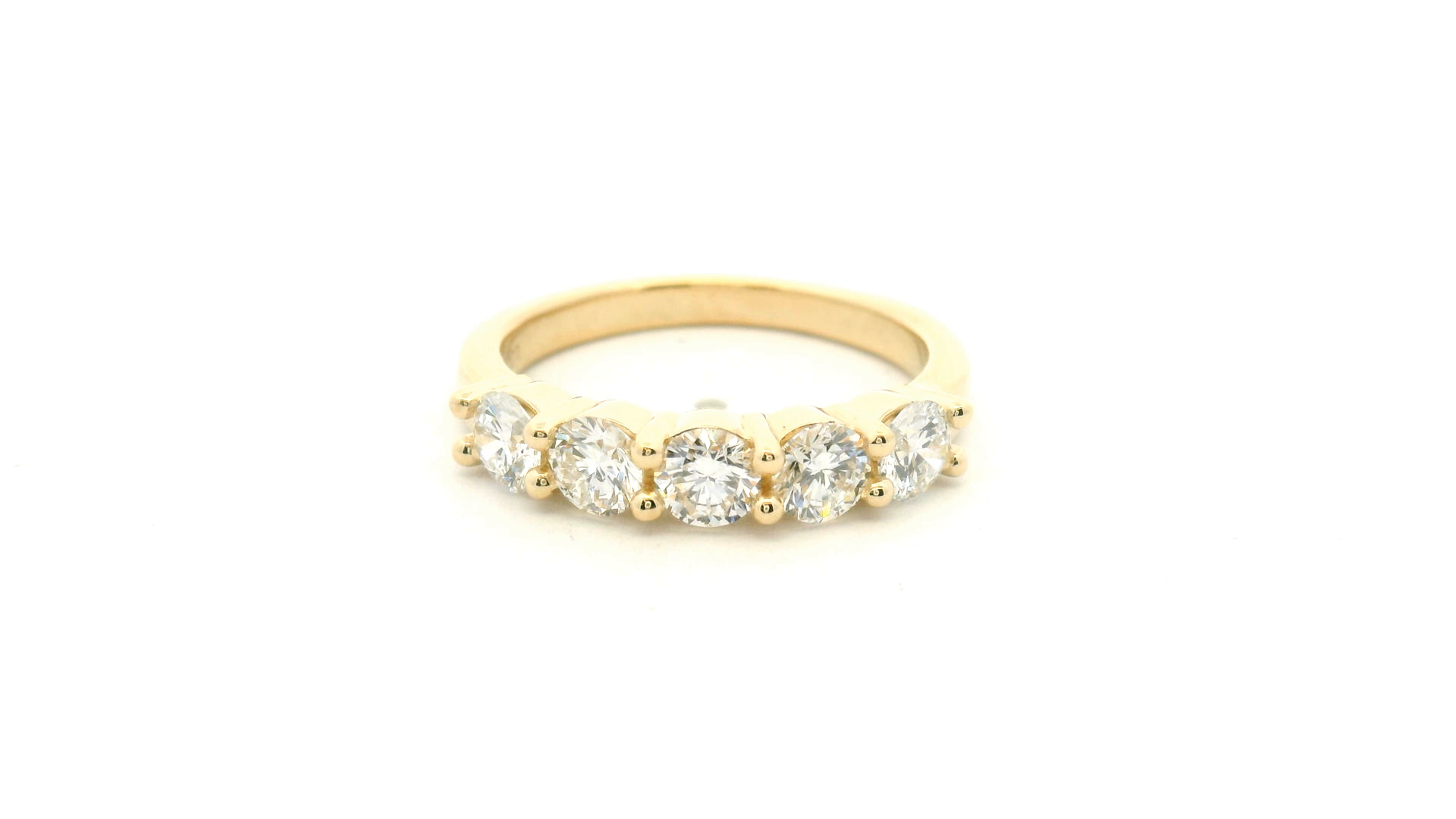 Round Diamond Shared Prong Band