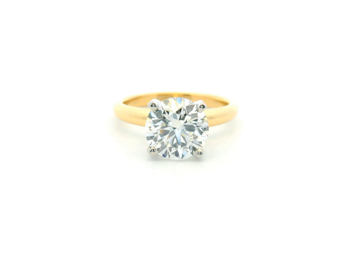 Round Diamond Solitaire Engagement Ring